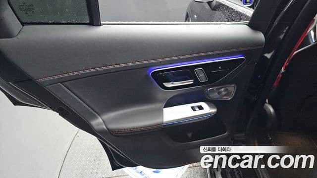 Mercedes-Benz GLC-Class 2024 — Photo 36/38