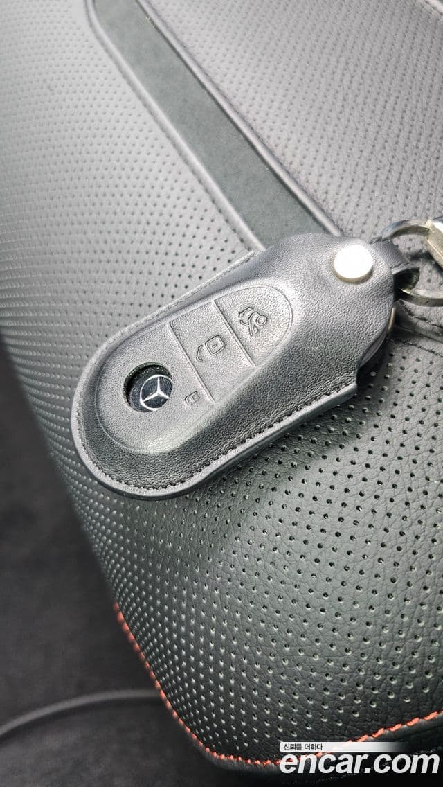 Mercedes-Benz GLC-Class 2024 — Photo 19/38