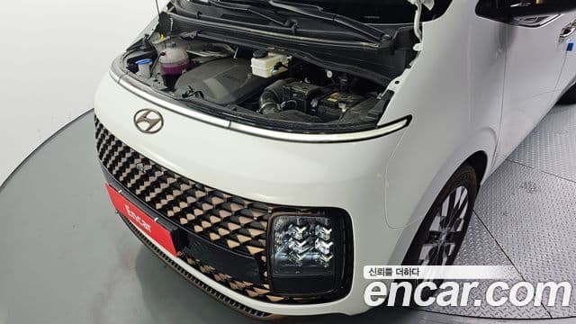 Hyundai Staria 2023 — ფოტო 6/20