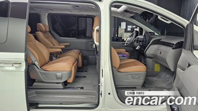 Hyundai Staria 2023 — ფოტო 12/20
