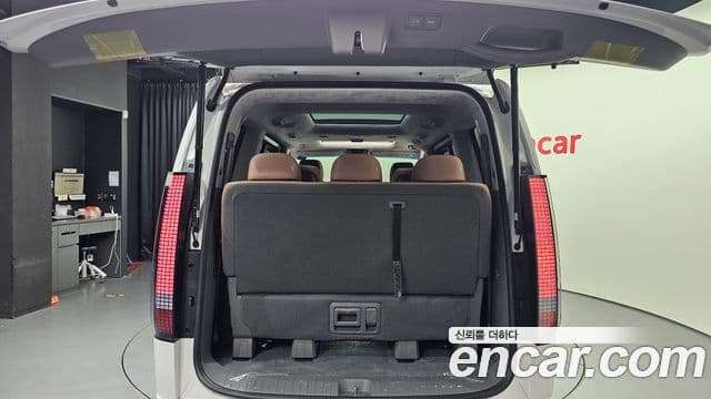 Hyundai Staria 2023 — ფოტო 20/20
