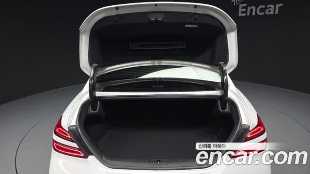 Genesis G70 2023 — Photo 18/32