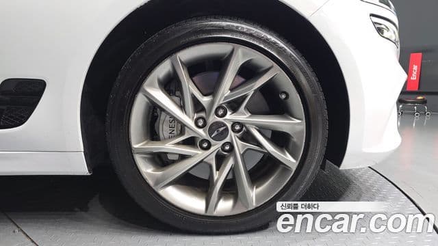 Genesis G70 2023 — Photo 9/32