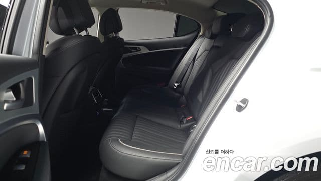 Genesis G70 2023 — Photo 3/32