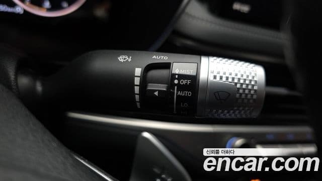 Genesis G70 2023 — Photo 30/32