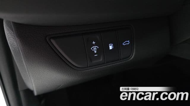 Genesis G70 2023 — Photo 8/32