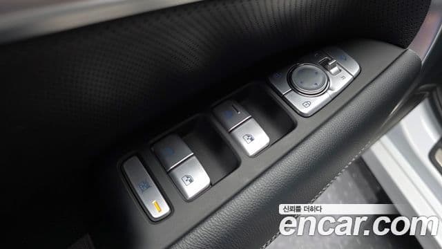 Genesis G70 2023 — Photo 24/32