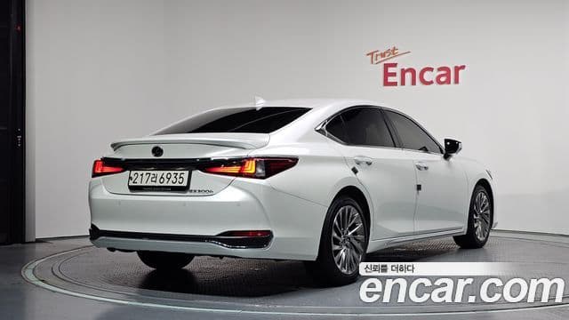 Lexus ES300h 2025 — Şəkil 2/20
