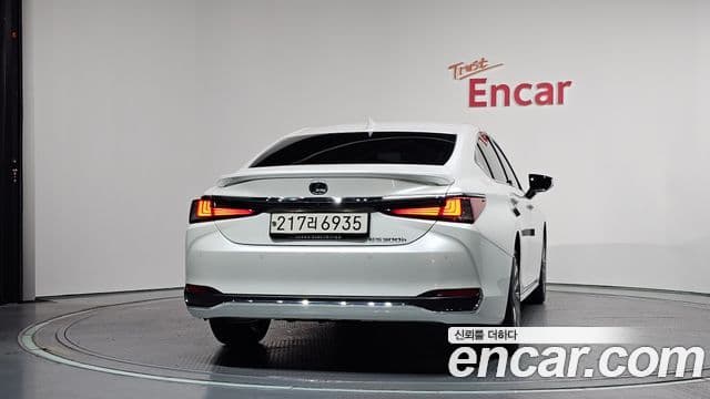 Lexus ES300h 2025 — Şəkil 4/20
