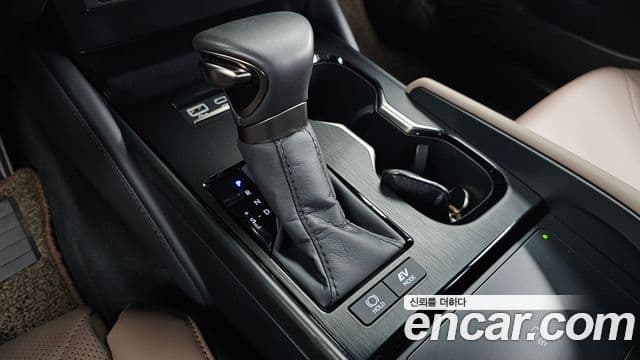 Lexus ES300h 2025 — Şəkil 9/20