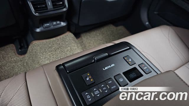 Lexus ES300h 2025 — Şəkil 19/20