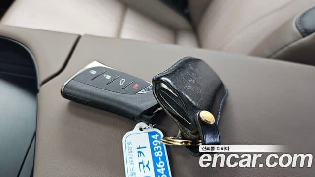 Lexus ES300h 2025 — Photo 33/38