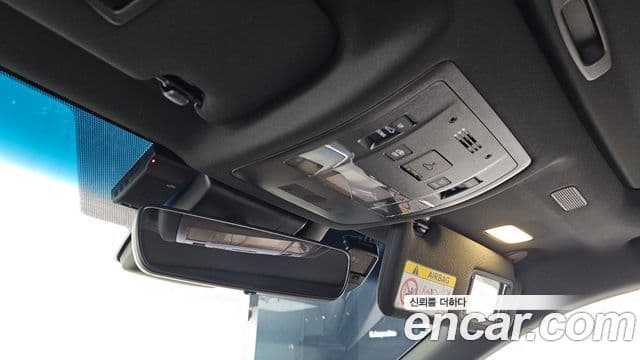 Lexus ES300h 2025 — Photo 29/38