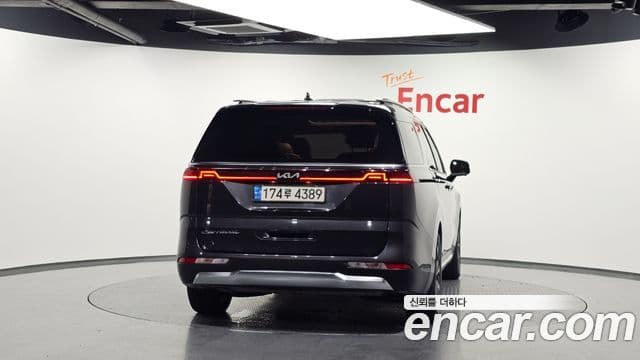 Kia Carnival 2021 — ფოტო 4/20
