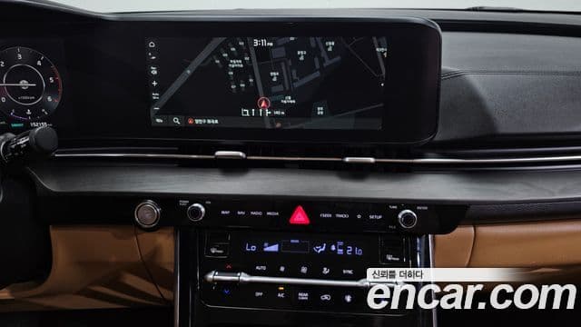 Kia Carnival 2021 — ფოტო 14/20