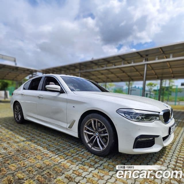 BMW 5 Series 2018 — Фото 2/20