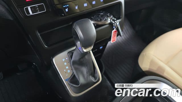Hyundai Staria 2025 — Şəkil 9/20