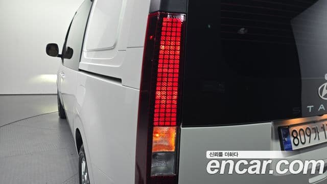 Hyundai Staria 2025 — Photo 10/30