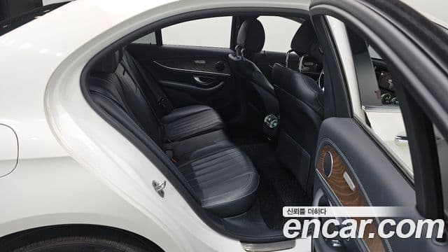 Mercedes-Benz E-Class 2020 — Şəkil 11/20