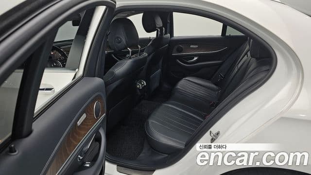 Mercedes-Benz E-Class 2020 — Şəkil 12/20