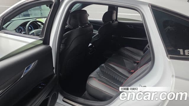 Genesis Electrified G80 2022 — Şəkil 11/20