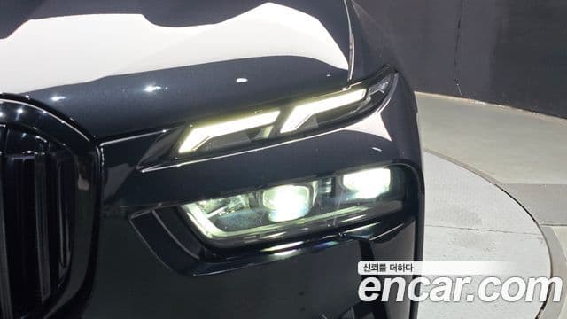 BMW X7 2024 — Photo 13/34