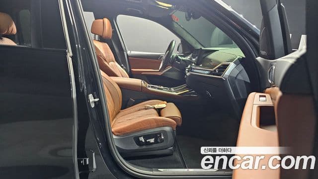 BMW X7 2024 — Photo 18/34