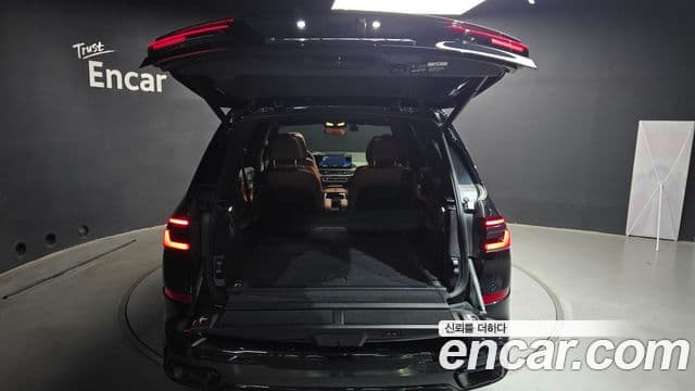 BMW X7 2024 — Photo 33/34
