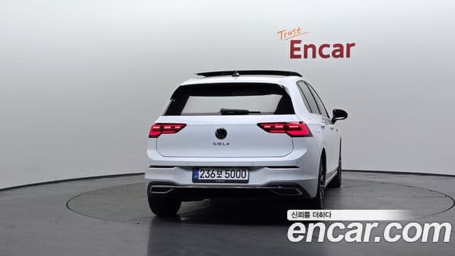 Volkswagen Golf 2023 — ფოტო 4/20