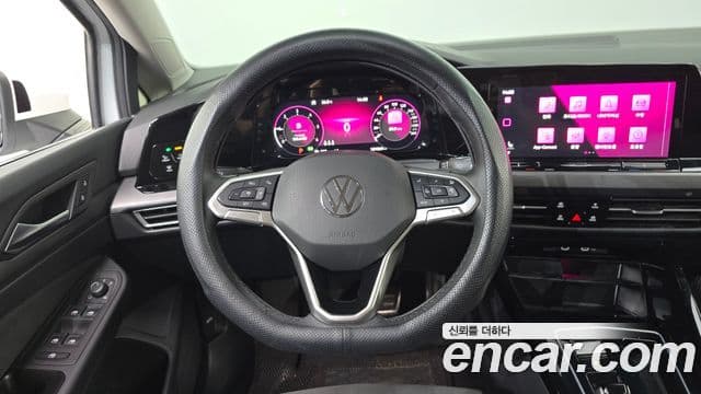 Volkswagen Golf 2023 — ფოტო 13/20