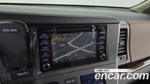 Toyota Sienna 2020 — Photo 9/20