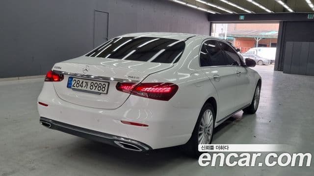 Mercedes-Benz E-Class 2022 — Şəkil 4/18