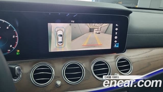 Mercedes-Benz E-Class 2022 — Şəkil 9/18