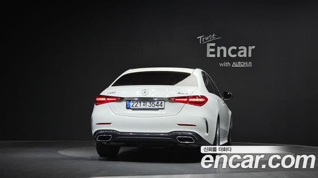 Mercedes-Benz C-Class 2023 — ფოტო 4/20
