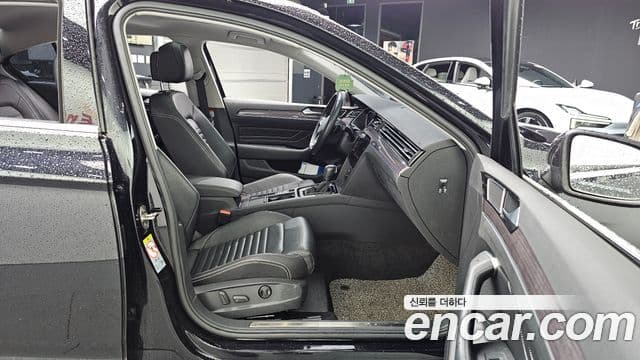 Volkswagen Passat GT 2021 — Şəkil 11/20