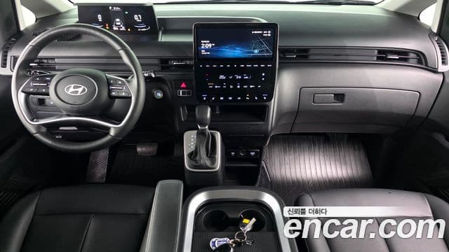 Hyundai Staria 2025 — ფოტო 7/20