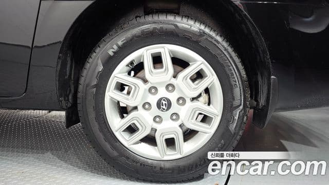 Hyundai Staria 2025 — Photo 28/32