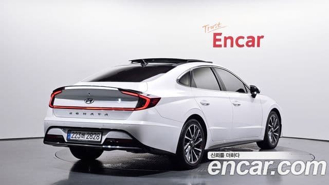 Hyundai Sonata 2019 — Фото 2/20