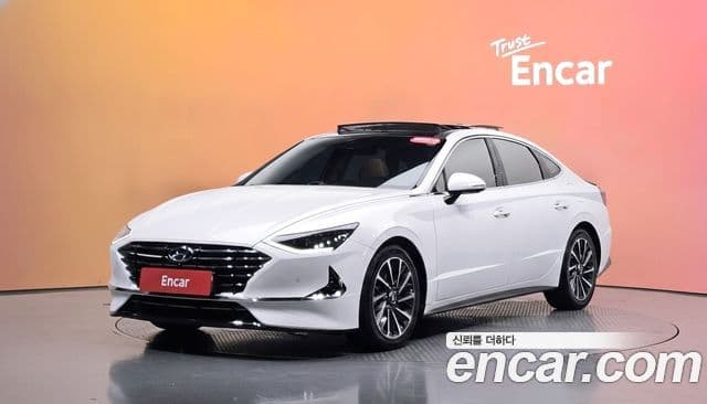 Hyundai Sonata 2019 — Фото 1/20