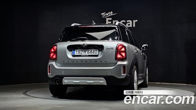 Mini Cooper Countryman 2023 — ფოტო 21/33
