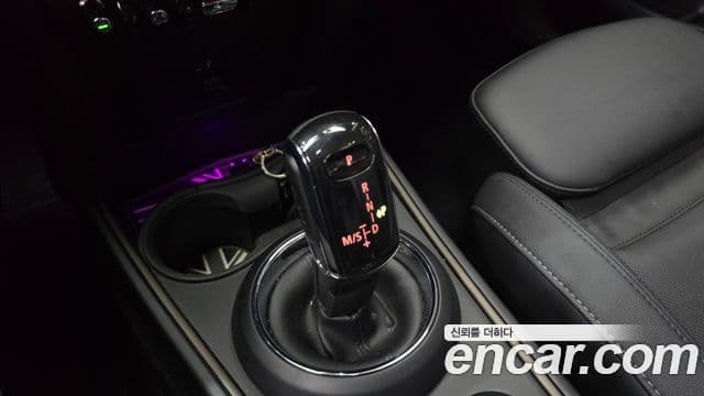Mini Cooper Countryman 2023 — ფოტო 13/33