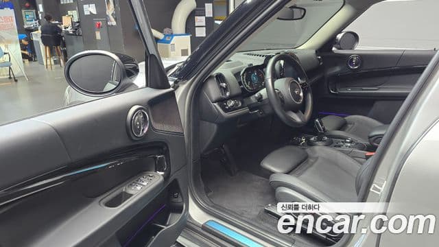 Mini Cooper Countryman 2023 — ფოტო 29/33