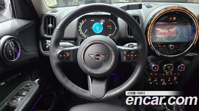 Mini Cooper Countryman 2023 — ფოტო 30/33