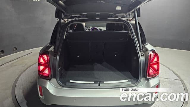 Mini Cooper Countryman 2023 — ფოტო 19/33