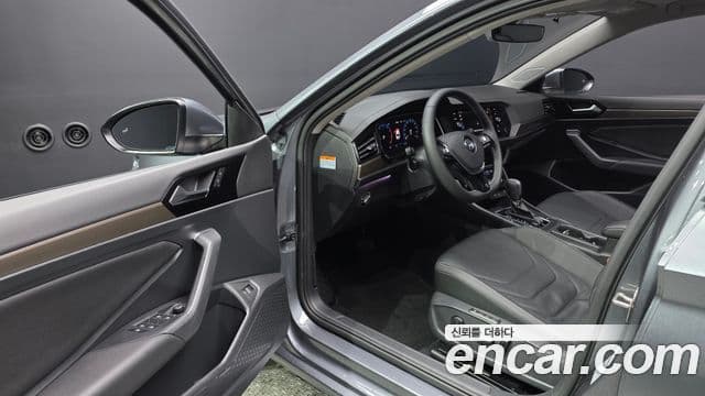 Volkswagen Jetta 2021 — Şəkil 10/20
