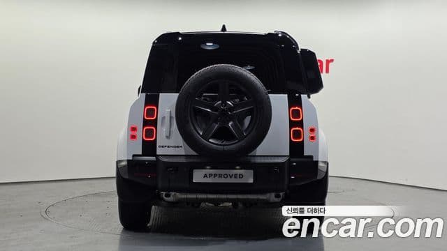 Land Rover Defender 2026 — ფოტო 6/20