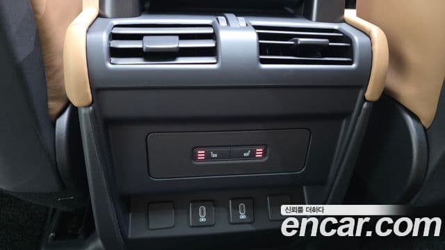 Land Rover Defender 2026 — ფოტო 18/20