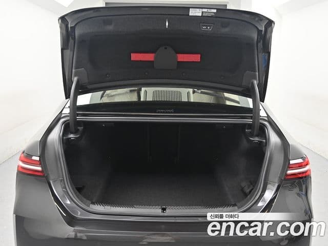 BMW 5 Series 2023 — ფოტო 8/20