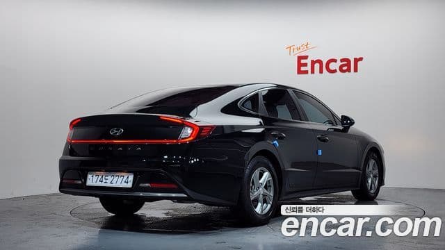 Hyundai Sonata Hybrid 2022 — ფოტო 22/29