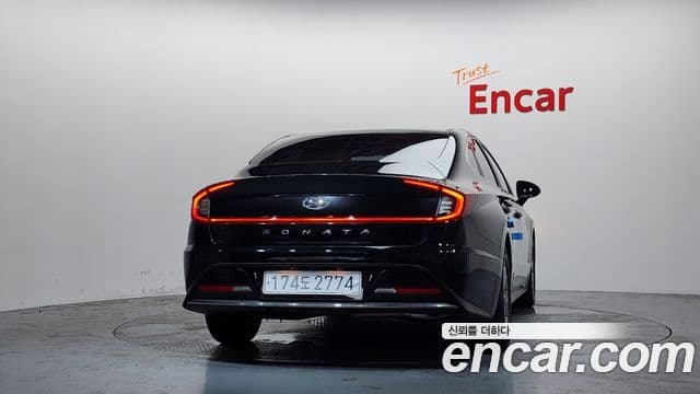 Hyundai Sonata Hybrid 2022 — ფოტო 13/29